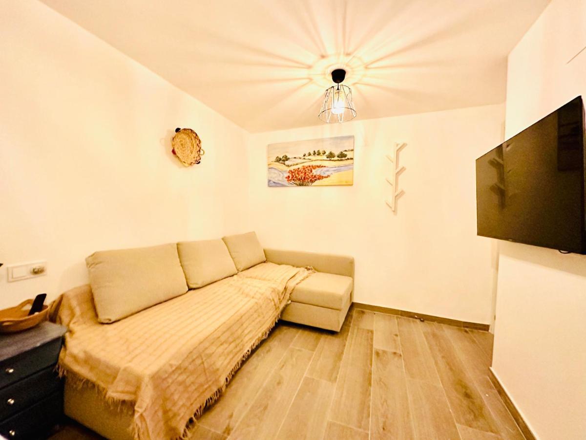 Sol Apartamentos Malaga Centro Exterior photo